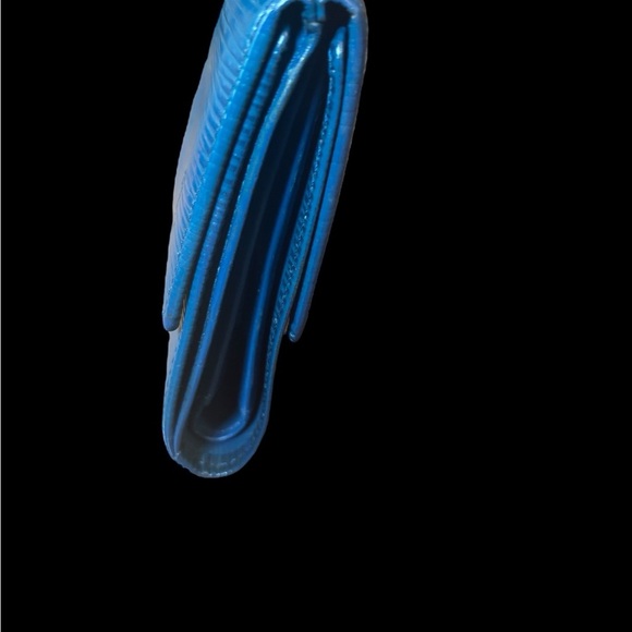 Louis Vuitton Epi Leather Elise Wallet in Toledo Blue - Picture 13 of 14